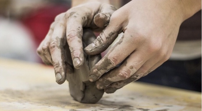 Read more about the article Pottery Wheel & Clay Summer Camp
